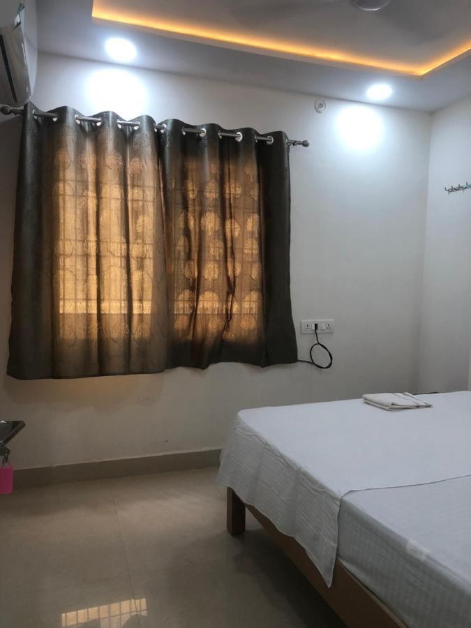 Purple Lotus Hotel Βαρανάσι Εξωτερικό φωτογραφία